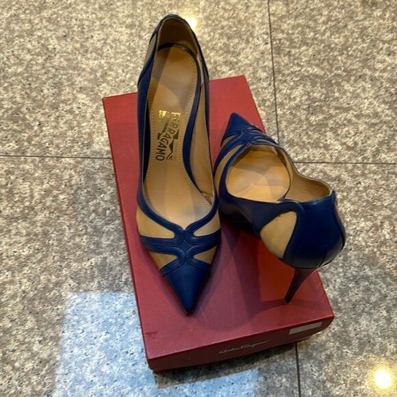 NWOT Salvatore Ferragamo Blue Heels - Picture 1 of 5
